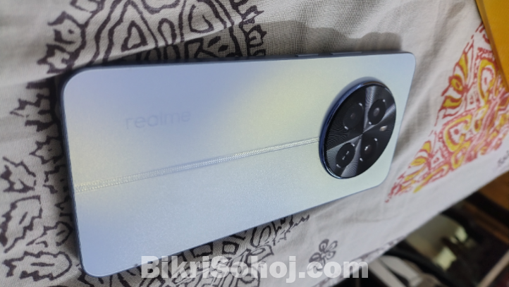 Realme 12